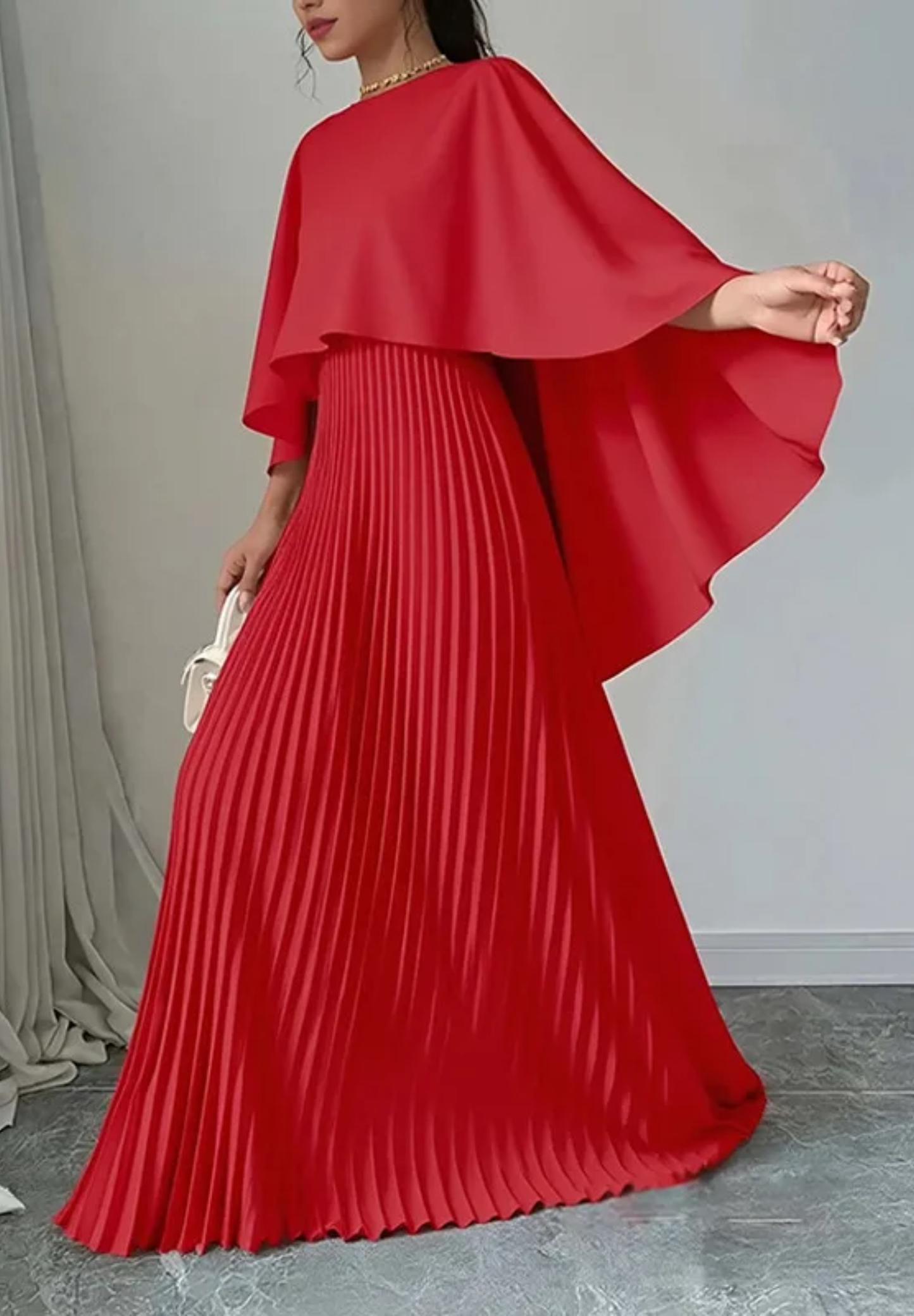 Élégante robe asymétrique plissée