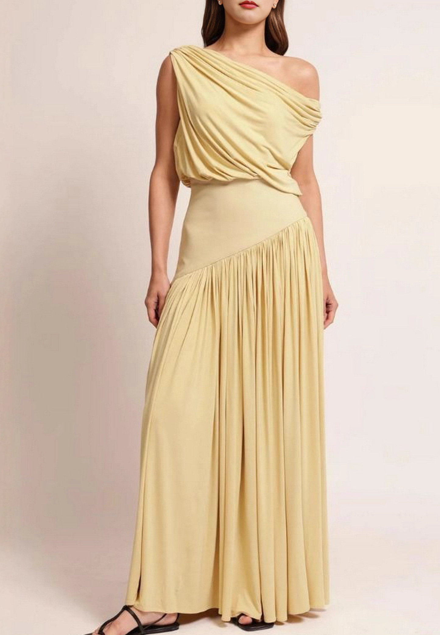 Robe longue plissée édition épaules dénudées