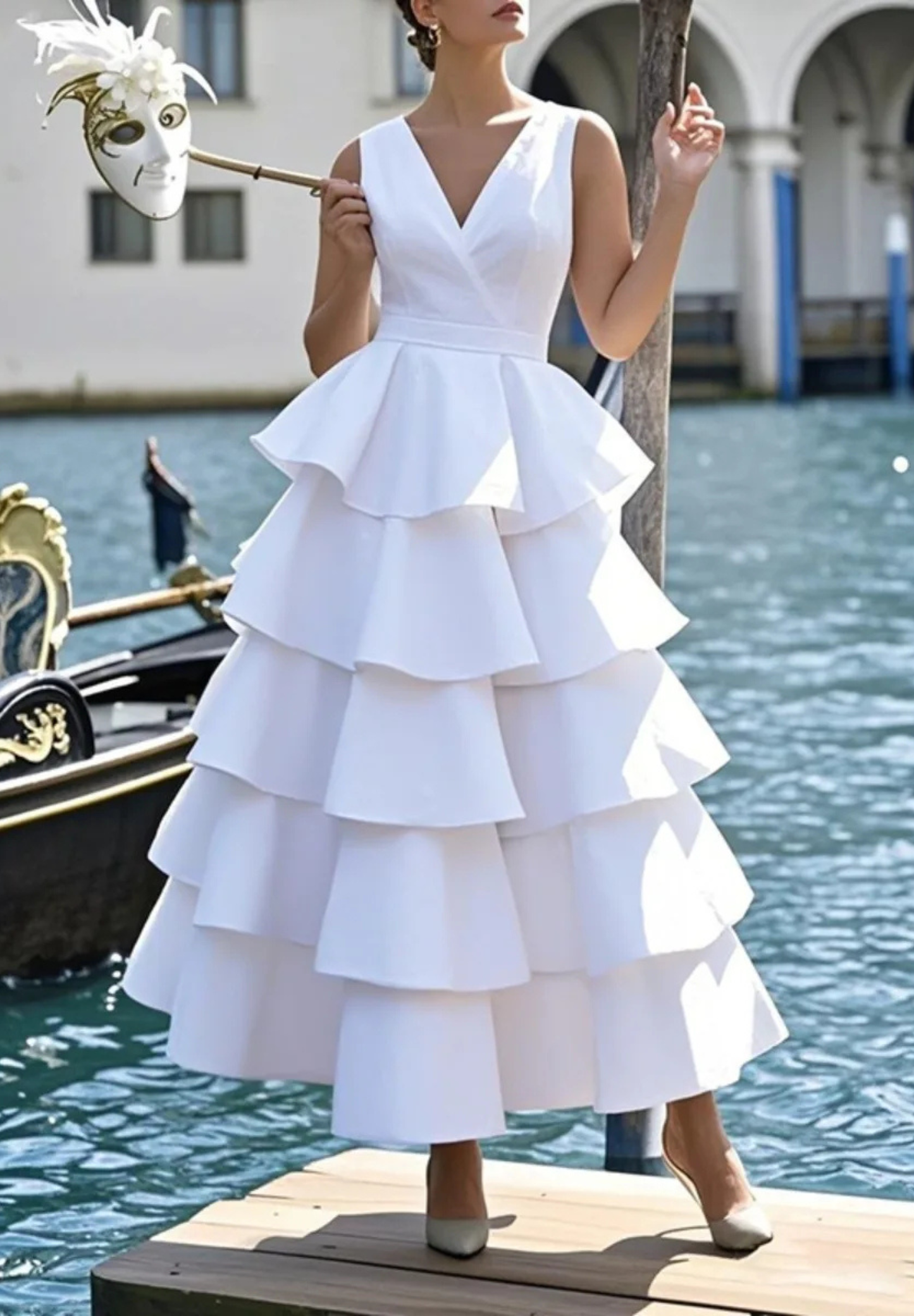 Robe de mariée plissée encolure en V coupe trapèze