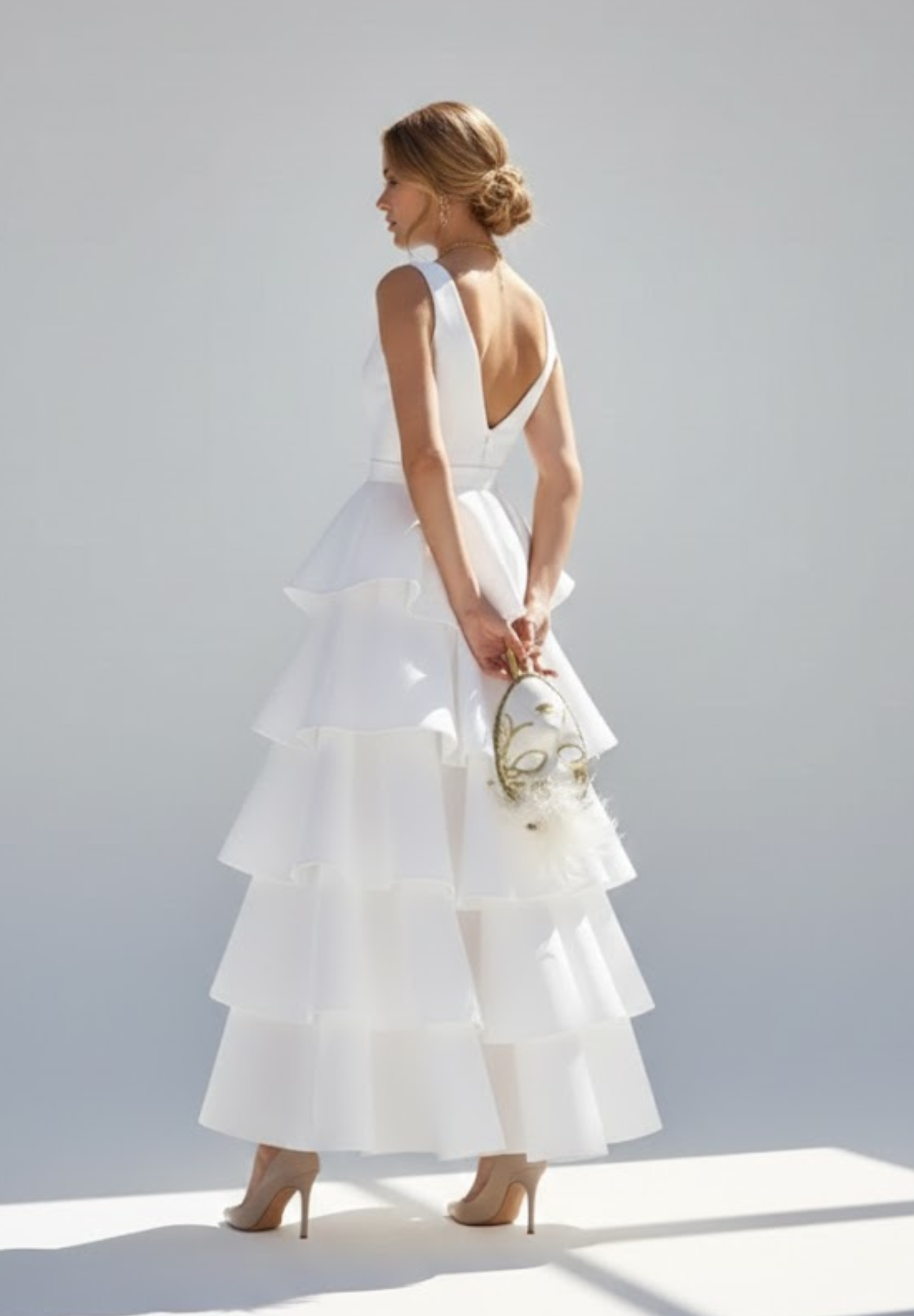 Robe de mariée plissée encolure en V coupe trapèze