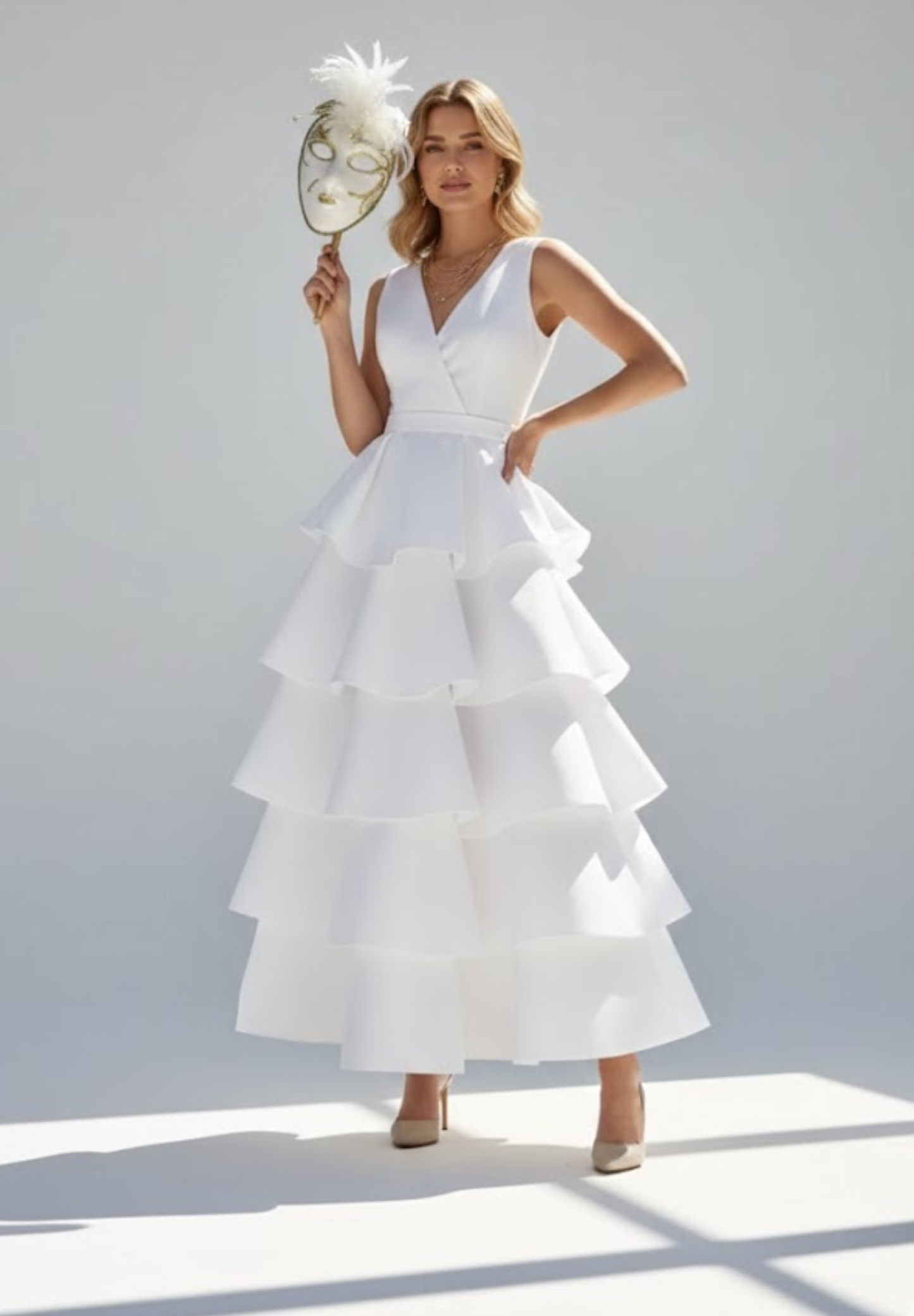 Robe de mariée plissée encolure en V coupe trapèze